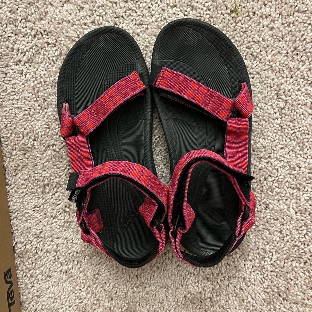 TEVAS with barely used soles- like new!